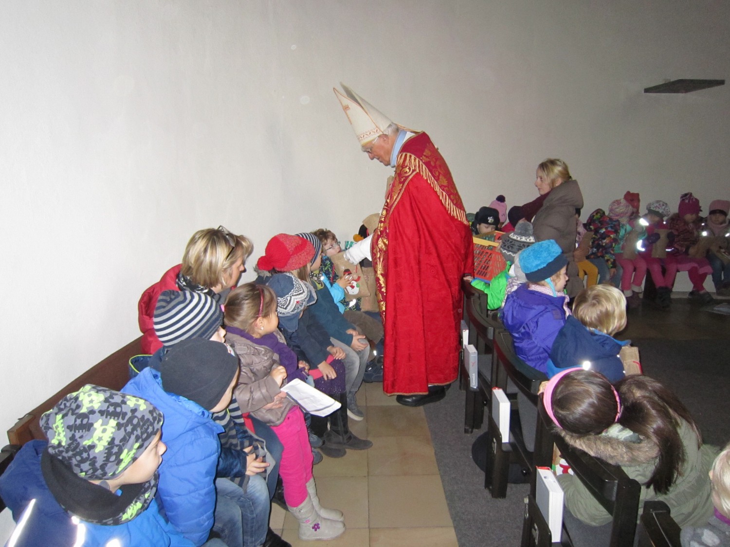  Nikolausfeier im Kindergarten Christus König – Kindergarten Christus-König Illustration 