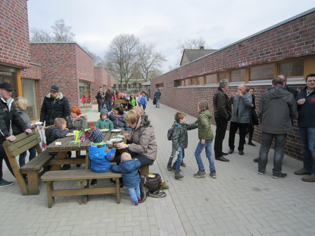  Tag der offenen Tür im neuen Kindergarten – Kindergarten Christus-König Illustration 